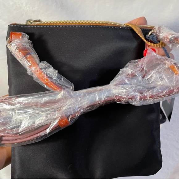 Dooney & Bourke NFL Rams N S Triple Zip Crossbody with ID holder NWT - Picture 10 of 12